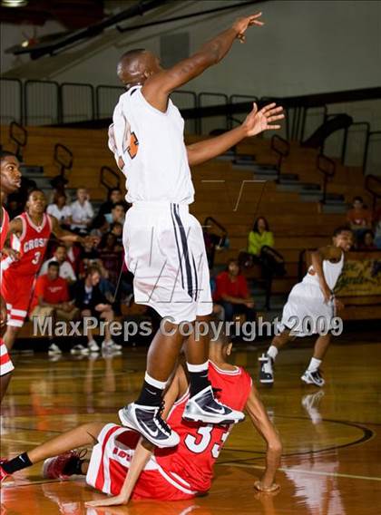 Thumbnail 1 in Dobie vs. Crosby (McDonalds Texas Invitational) photogallery.