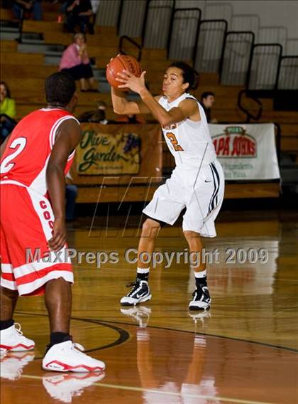 Thumbnail 1 in Dobie vs. Crosby (McDonalds Texas Invitational) photogallery.