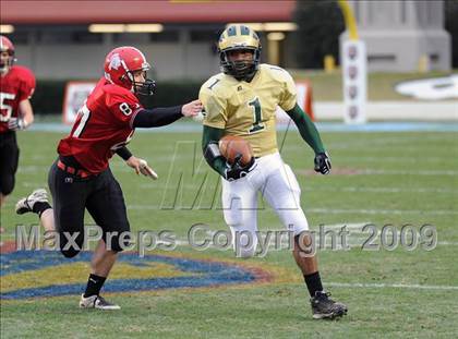 Thumbnail 3 in South Johnston vs. South Point (NCHSAA 3AA Final) photogallery.