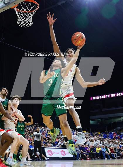 Thumbnail 2 in Lake Highlands vs. DeSoto (UIL 6A Basketball State Semifinal) photogallery.