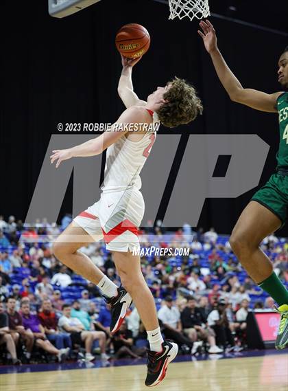 Thumbnail 1 in Lake Highlands vs. DeSoto (UIL 6A Basketball State Semifinal) photogallery.