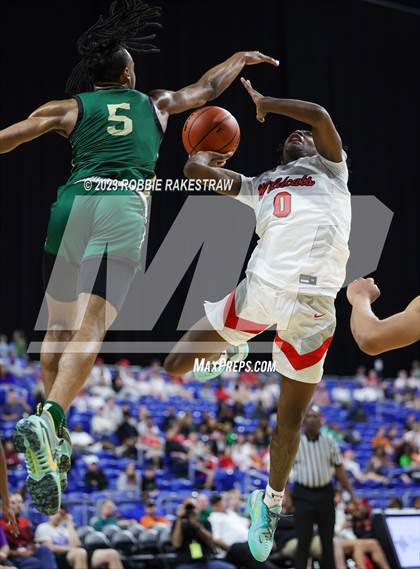 Thumbnail 3 in Lake Highlands vs. DeSoto (UIL 6A Basketball State Semifinal) photogallery.