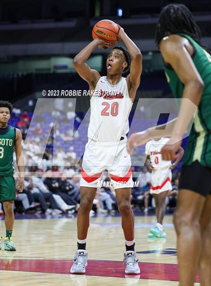 Thumbnail 1 in Lake Highlands vs. DeSoto (UIL 6A Basketball State Semifinal) photogallery.