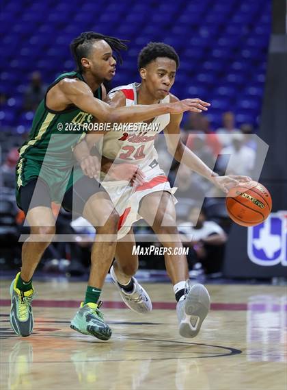 Thumbnail 1 in Lake Highlands vs. DeSoto (UIL 6A Basketball State Semifinal) photogallery.