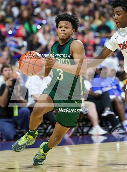 Thumbnail 2 in Lake Highlands vs. DeSoto (UIL 6A Basketball State Semifinal) photogallery.