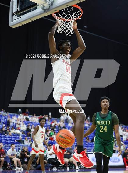 Thumbnail 3 in Lake Highlands vs. DeSoto (UIL 6A Basketball State Semifinal) photogallery.