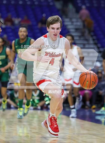 Thumbnail 2 in Lake Highlands vs. DeSoto (UIL 6A Basketball State Semifinal) photogallery.