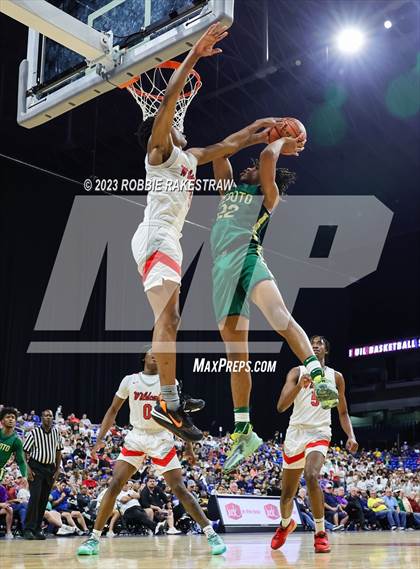 Thumbnail 1 in Lake Highlands vs. DeSoto (UIL 6A Basketball State Semifinal) photogallery.