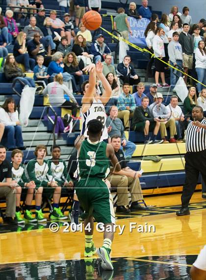 Thumbnail 1 in Notre Dame @ Soddy Daisy photogallery.