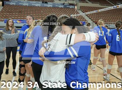 Thumbnail 3 in Valley Christian vs. Seton Catholic (AIA-3A Awards) photogallery.