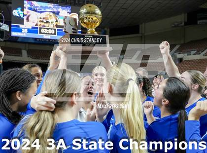 Thumbnail 3 in Valley Christian vs. Seton Catholic (AIA-3A Awards) photogallery.