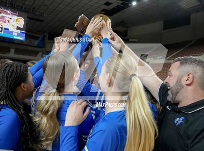 Thumbnail 2 in Valley Christian vs. Seton Catholic (AIA-3A Awards) photogallery.
