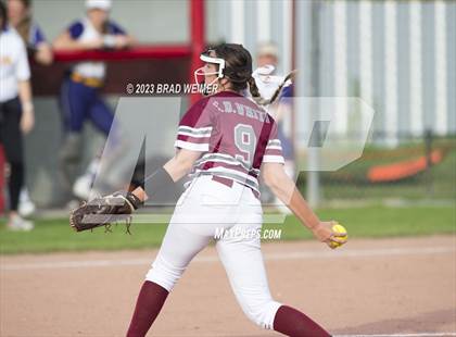 Thumbnail 2 in Lutcher @ E.D. White photogallery.