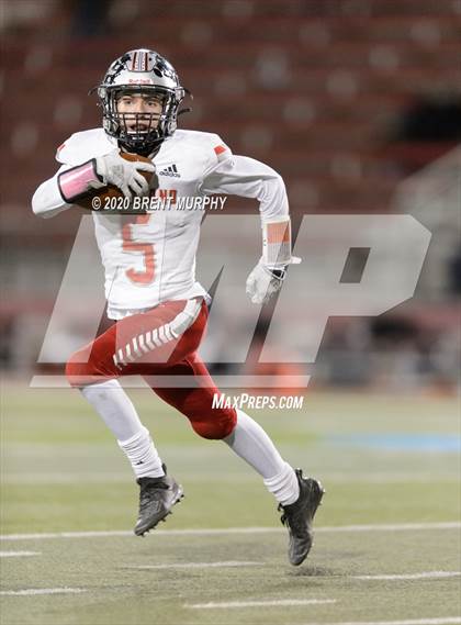 Thumbnail 2 in Loveland vs. Palmer Ridge (CHSAA 4A State Championship) photogallery.