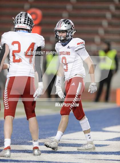 Thumbnail 3 in Loveland vs. Palmer Ridge (CHSAA 4A State Championship) photogallery.