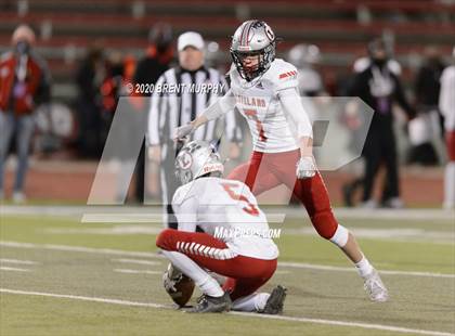 Thumbnail 2 in Loveland vs. Palmer Ridge (CHSAA 4A State Championship) photogallery.