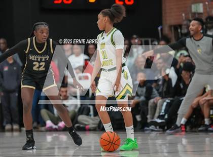 Thumbnail 3 in Archbishop Mitty vs. Ontario Christian (Sabrina Ionescu SI20 Showcase) photogallery.