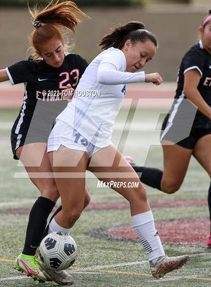 Thumbnail 2 in Bishop Amat vs. Etiwanda photogallery.