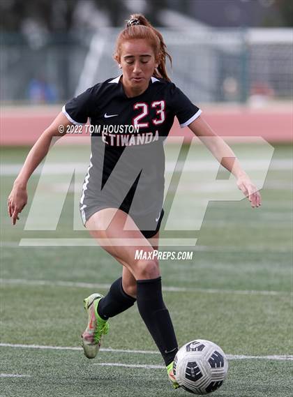 Thumbnail 2 in Bishop Amat vs. Etiwanda photogallery.