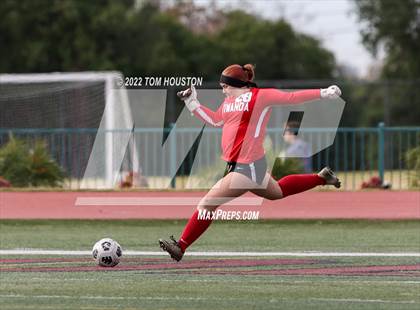 Thumbnail 3 in Bishop Amat vs. Etiwanda photogallery.