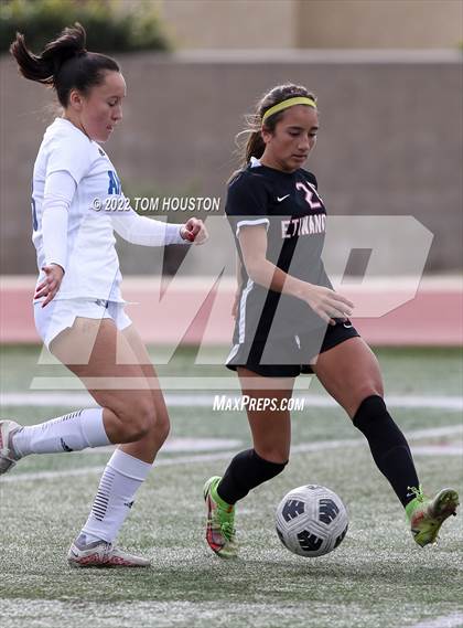 Thumbnail 2 in Bishop Amat vs. Etiwanda photogallery.
