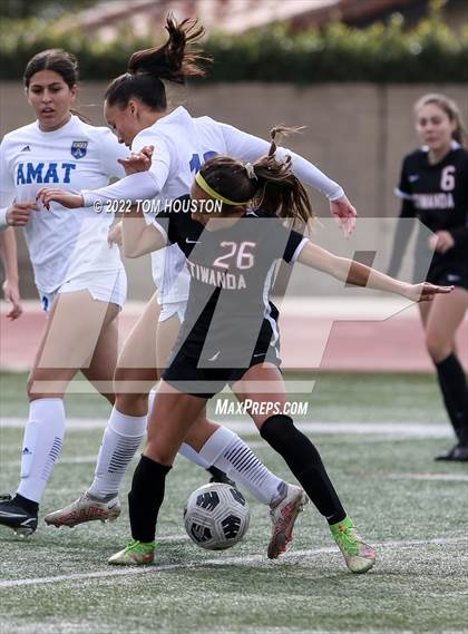 Thumbnail 2 in Bishop Amat vs. Etiwanda photogallery.
