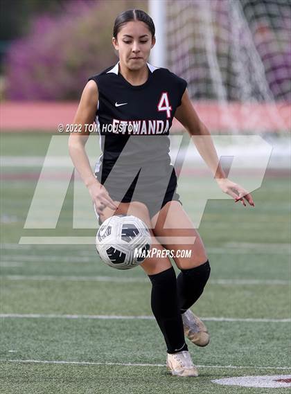 Thumbnail 2 in Bishop Amat vs. Etiwanda photogallery.