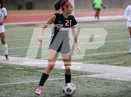 Thumbnail 2 in Bishop Amat vs. Etiwanda photogallery.