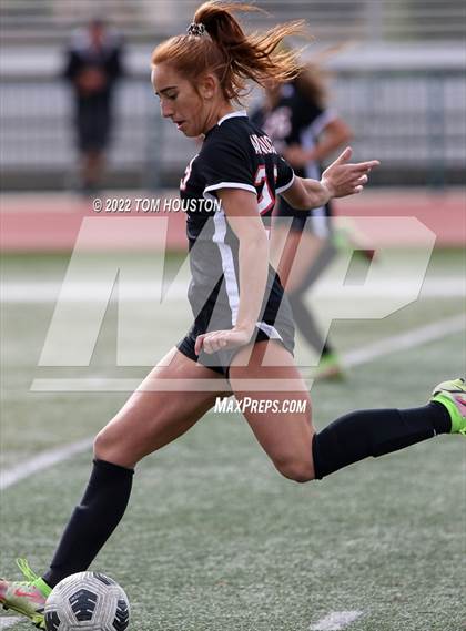 Thumbnail 3 in Bishop Amat vs. Etiwanda photogallery.
