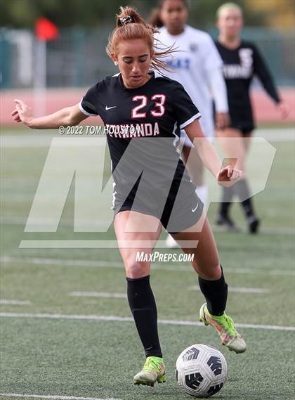Thumbnail 2 in Bishop Amat vs. Etiwanda photogallery.