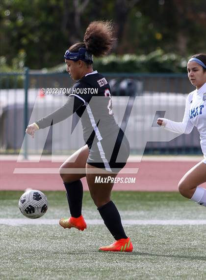 Thumbnail 3 in Bishop Amat vs. Etiwanda photogallery.