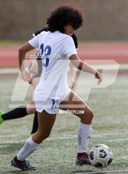 Thumbnail 3 in Bishop Amat vs. Etiwanda photogallery.