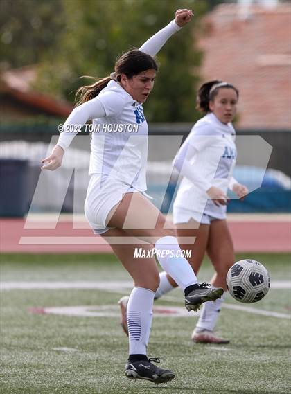 Thumbnail 3 in Bishop Amat vs. Etiwanda photogallery.