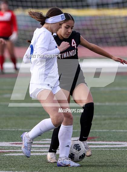 Thumbnail 3 in Bishop Amat vs. Etiwanda photogallery.