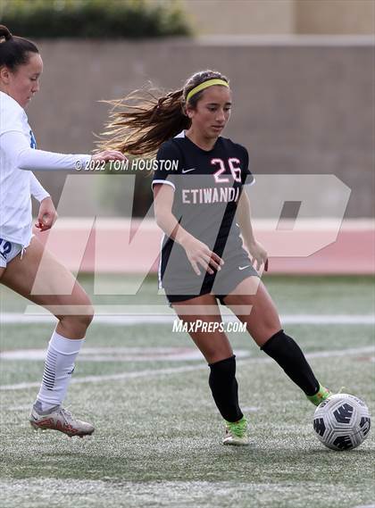 Thumbnail 1 in Bishop Amat vs. Etiwanda photogallery.