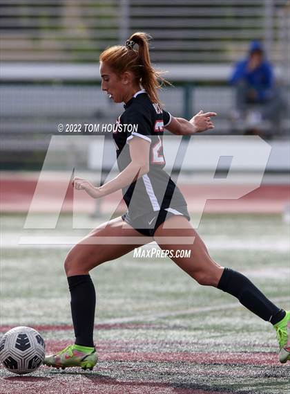 Thumbnail 2 in Bishop Amat vs. Etiwanda photogallery.