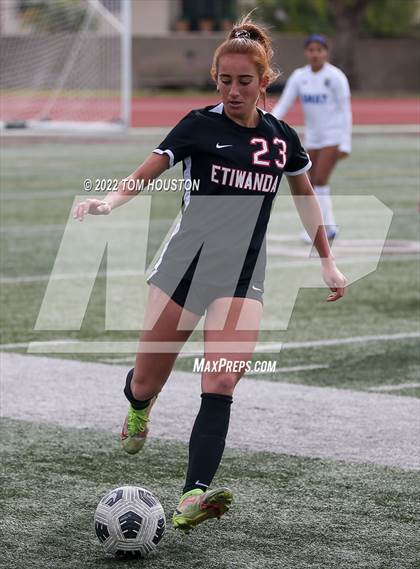 Thumbnail 3 in Bishop Amat vs. Etiwanda photogallery.