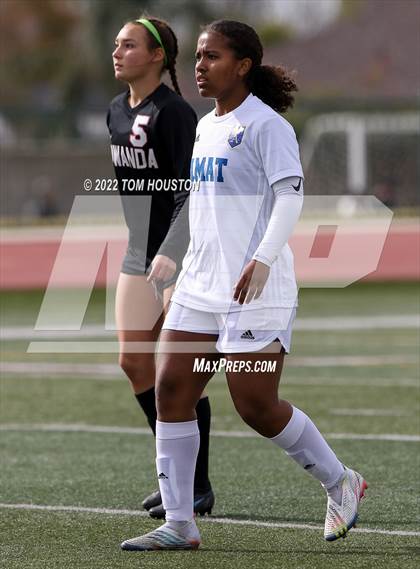 Thumbnail 2 in Bishop Amat vs. Etiwanda photogallery.