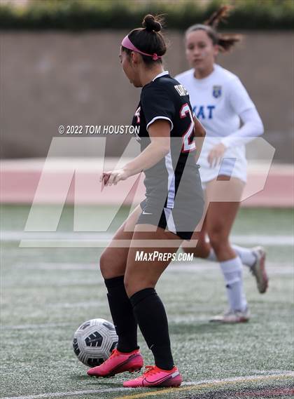 Thumbnail 3 in Bishop Amat vs. Etiwanda photogallery.