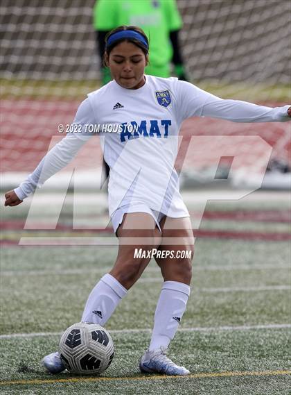Thumbnail 3 in Bishop Amat vs. Etiwanda photogallery.