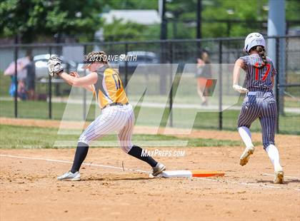 Thumbnail 3 in Mid-Prairie vs Charles City (Rick Doran Classic) photogallery.