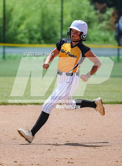 Thumbnail 3 in Mid-Prairie vs Charles City (Rick Doran Classic) photogallery.