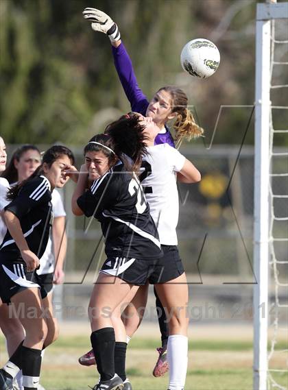 Thumbnail 3 in Golden Valley vs. Verdugo Hills photogallery.