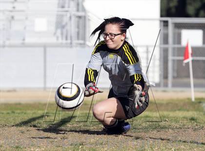 Thumbnail 3 in Golden Valley vs. Verdugo Hills photogallery.