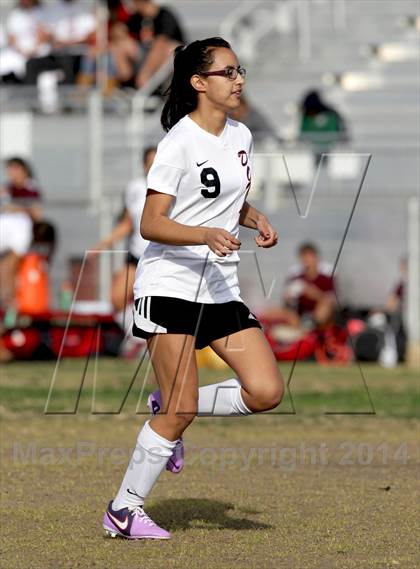 Thumbnail 2 in Golden Valley vs. Verdugo Hills photogallery.