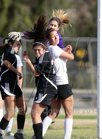 Thumbnail 1 in Golden Valley vs. Verdugo Hills photogallery.