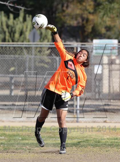 Thumbnail 2 in Golden Valley vs. Verdugo Hills photogallery.