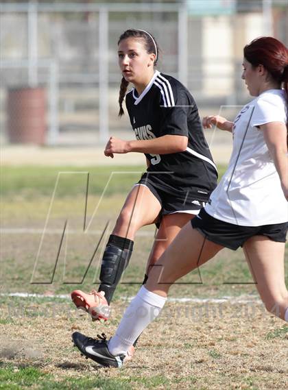 Thumbnail 1 in Golden Valley vs. Verdugo Hills photogallery.