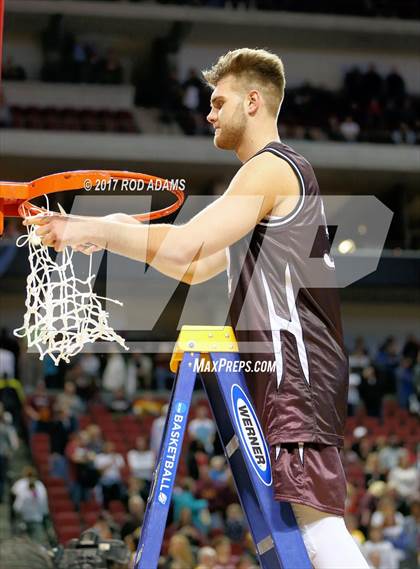 Thumbnail 1 in Norfolk vs. Papillion-LaVista (NSAA Class A Final)  photogallery.
