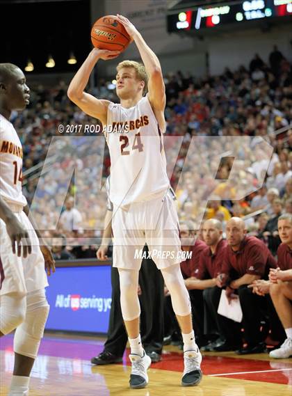 Thumbnail 3 in Norfolk vs. Papillion-LaVista (NSAA Class A Final)  photogallery.